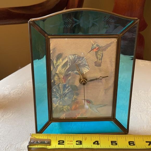 Stunning etched  stained glass/brass clock with satin hummingbirds, works - Picture 10 of 10